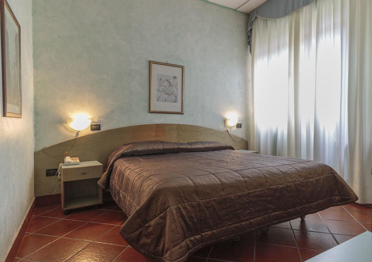 Hotel Il Telegrafo Melegnano Εξωτερικό φωτογραφία