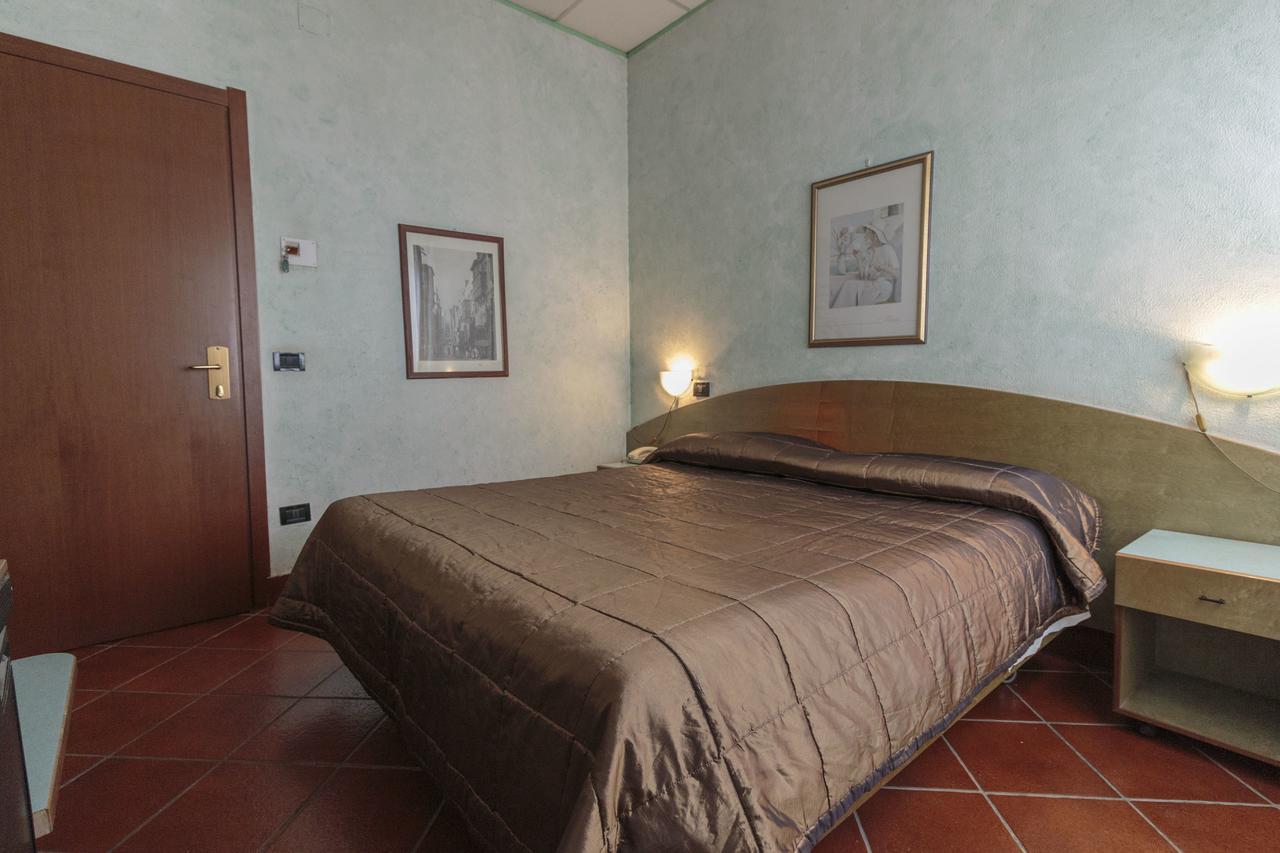 Hotel Il Telegrafo Melegnano Εξωτερικό φωτογραφία